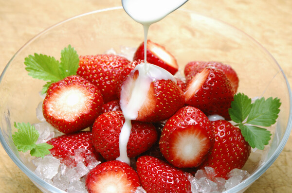 水果高清草莓奶油