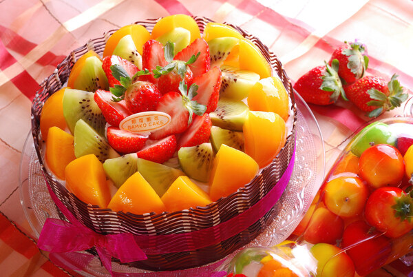 水果篮子水果蛋糕图片