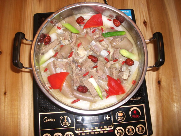 羊肉煲