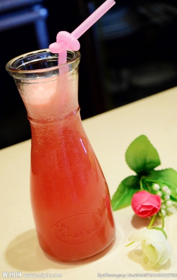 西瓜汁飲料甜品圖片