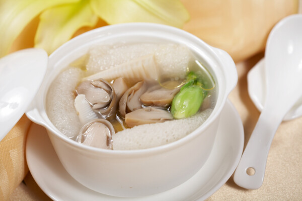 草菇竹蓀湯