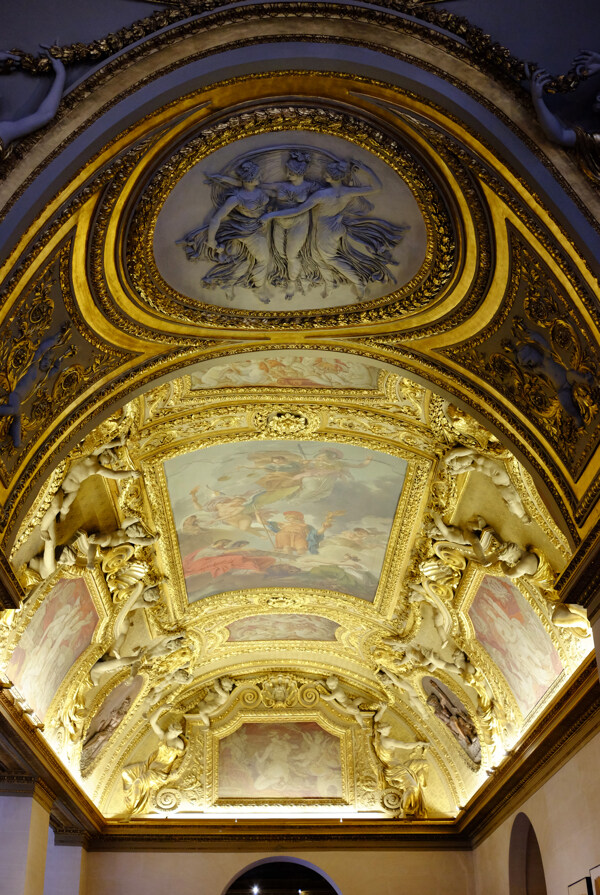 卢浮宫屋顶雕塑及壁画