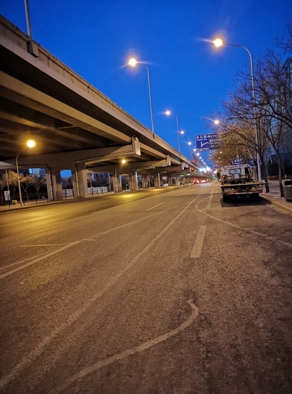 晨曦中的高架桥图片