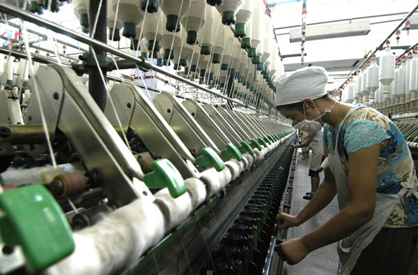 纺织女工2图片