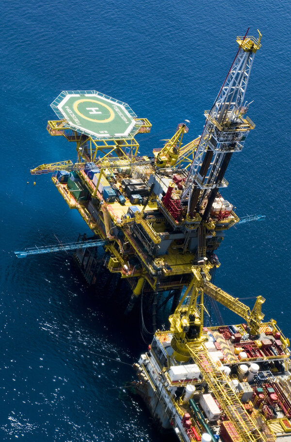 海上石油工业基地图片