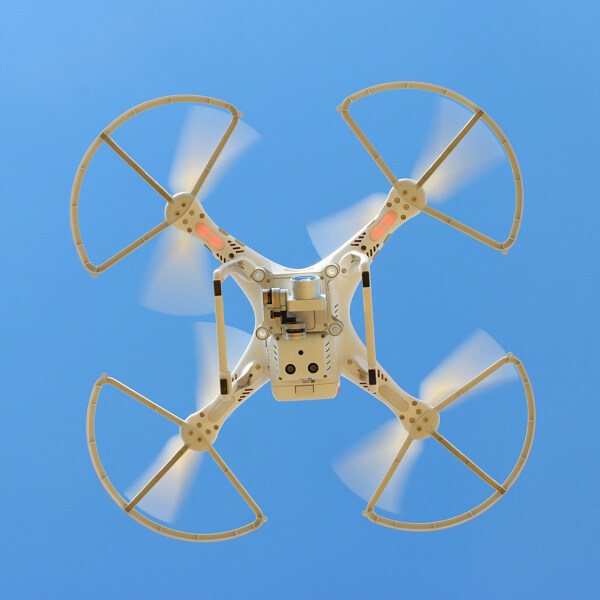 四旋翼无人机航拍器材图片