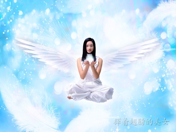 揮著翅膀的美女圖片