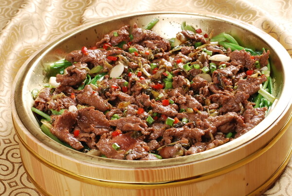 銅盤蒸牛肉