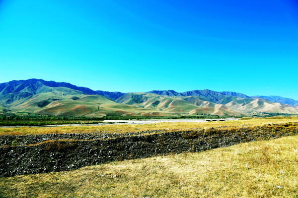 草原山區(qū)景觀圖片