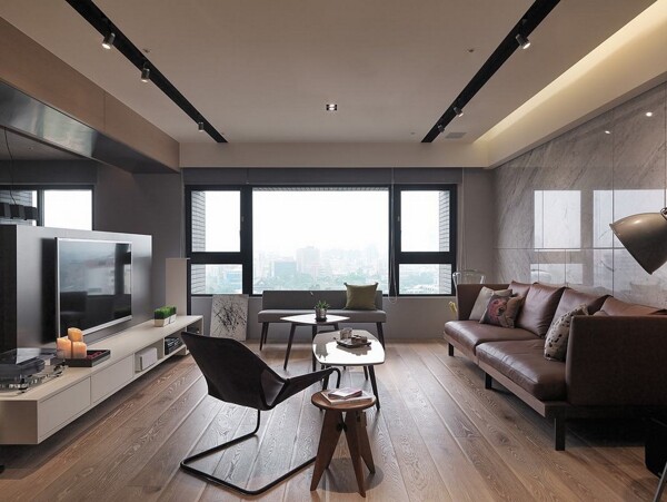 现代清新客厅深褐色皮质沙发室内装修效果图