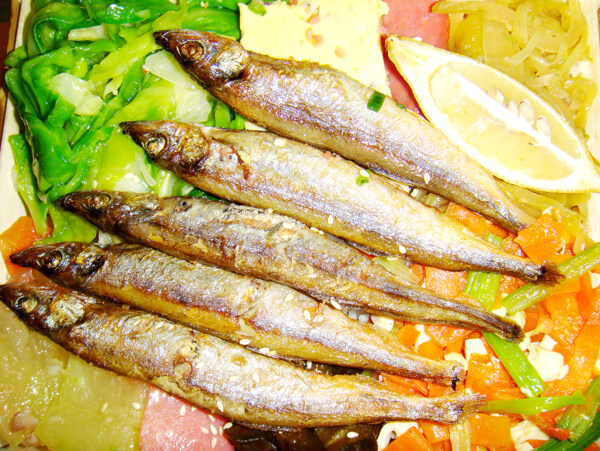 台湾多春鱼饭图片