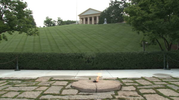 约翰F甘乃迪的坟墓在阿林顿国家公墓的房子股票视频脚