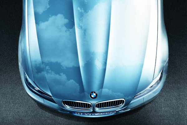 BMW汽车引擎盖