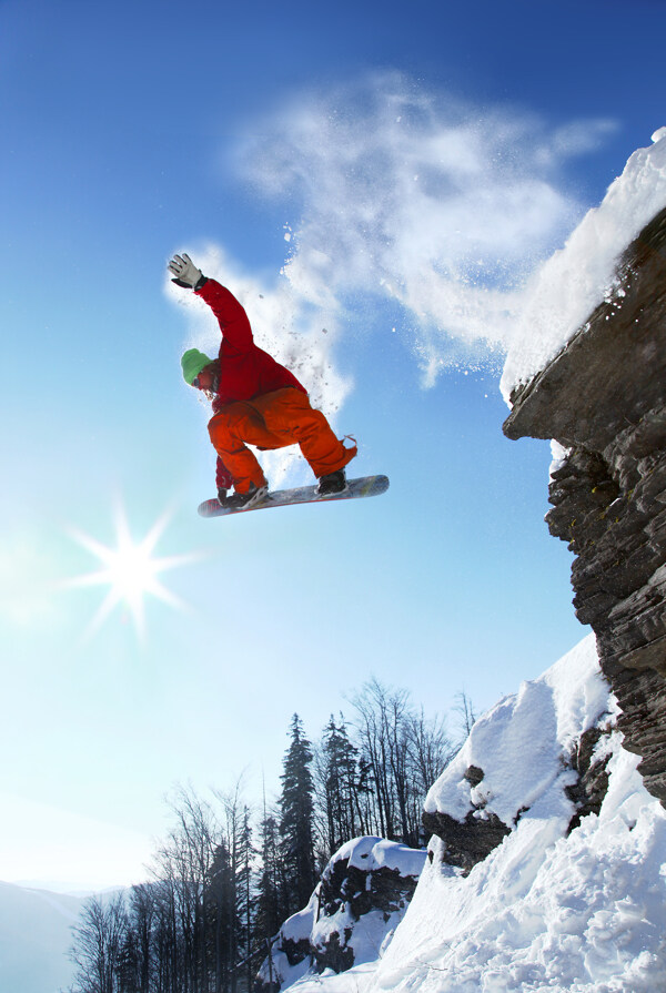 空中的滑雪者图片