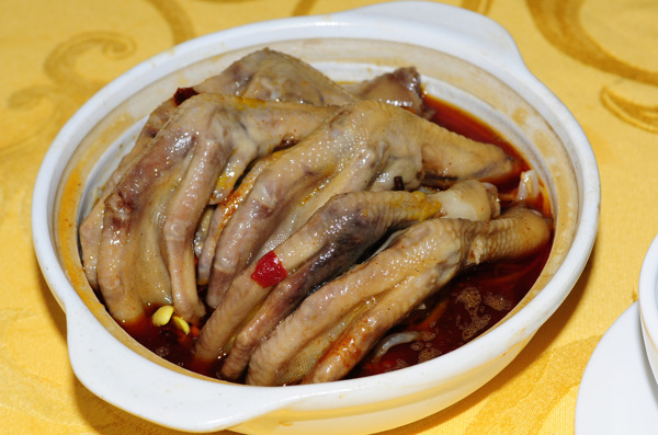 鄉(xiāng)村鴨爪煲圖片