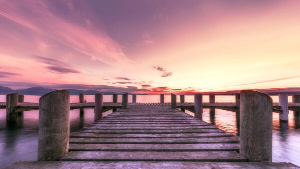 紫色梦幻天堂木桥壁纸