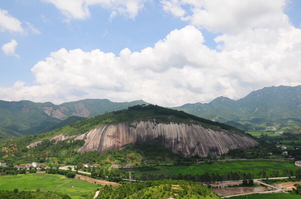 山區(qū)鄉(xiāng)村風(fēng)景圖片
