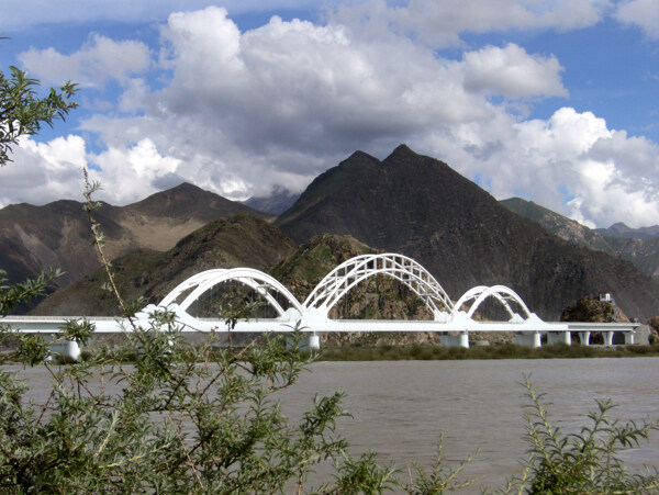 青藏铁路河大桥