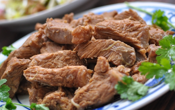 中国传统美食炖牛肉图片