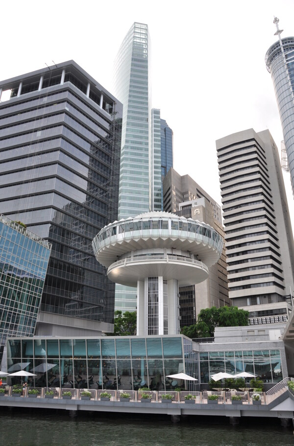 新加坡河畔的高楼图片