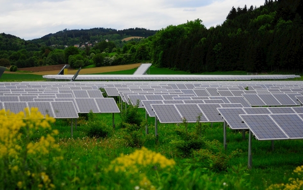 光伏板新能源太阳能发电站