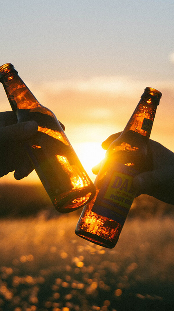 夕陽啤酒H5背景素材