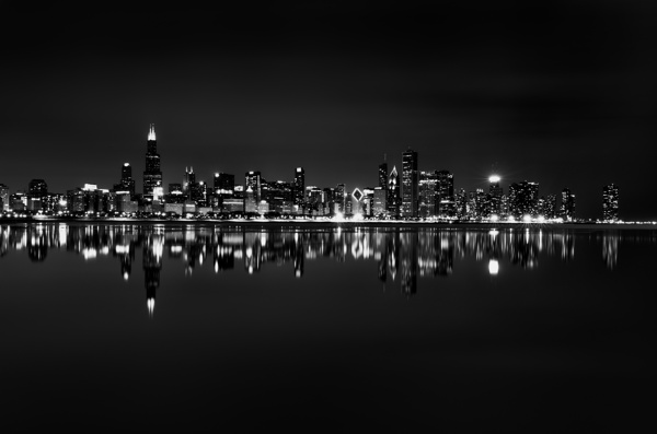 單反夜景城市夜晚倒影圖片