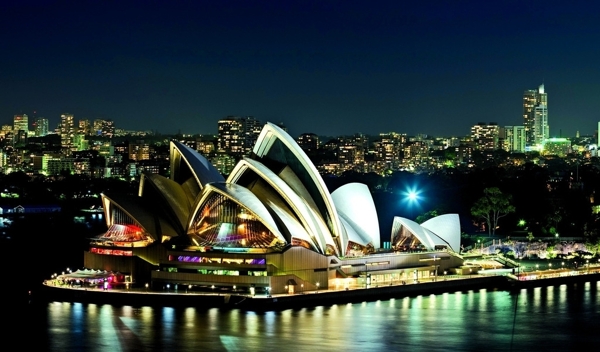 夜色下的悉尼歌剧院
