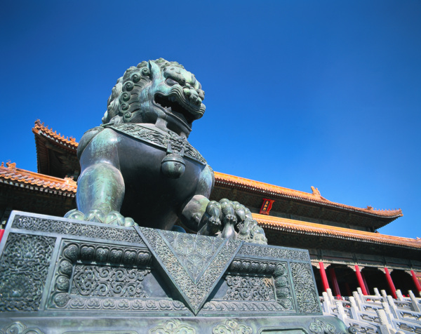 太和門前的石獅子高清圖片