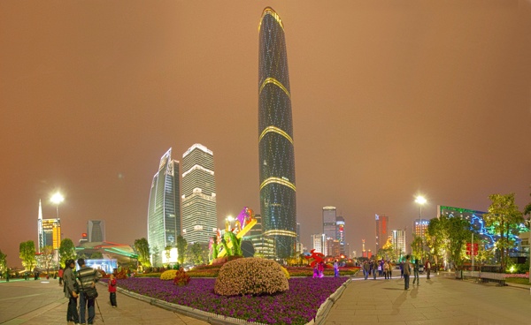 亚运后广州珠江新城花城广场图片