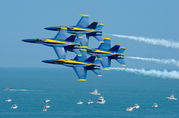 美国海军蓝天使飞行表演队图片