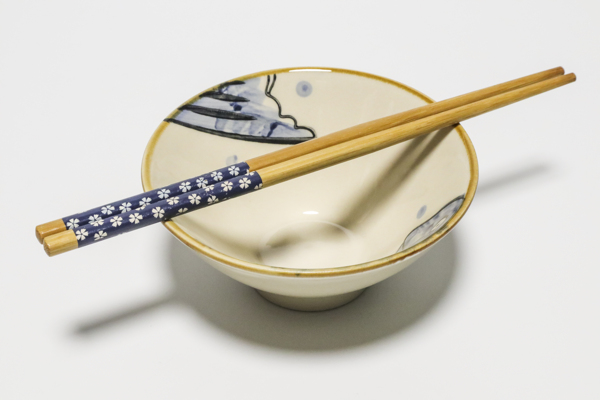 陶瓷装饰碗筷图片