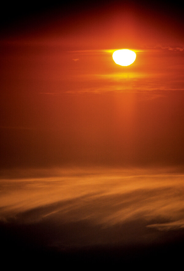 落日与云彩图片