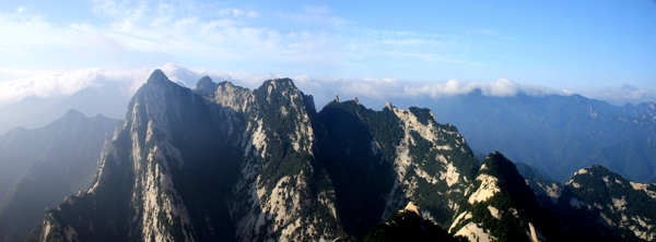 山峰与天空摄影素材