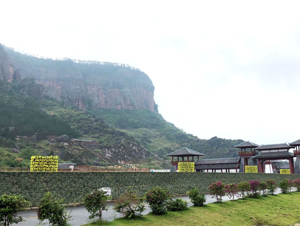 雨后的铜石岭