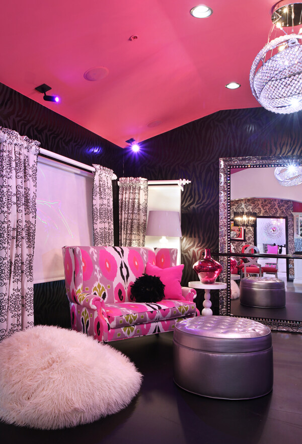 粉红色客厅