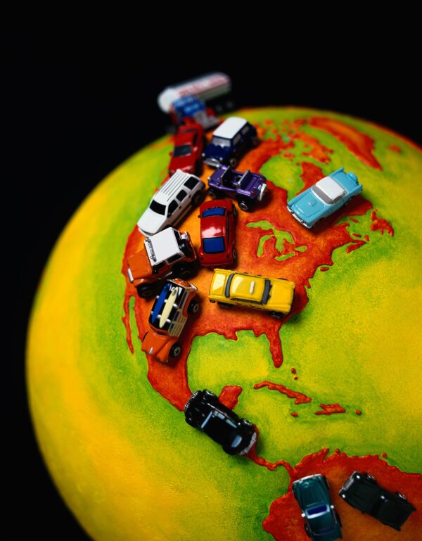 创意地球轿车背景图片