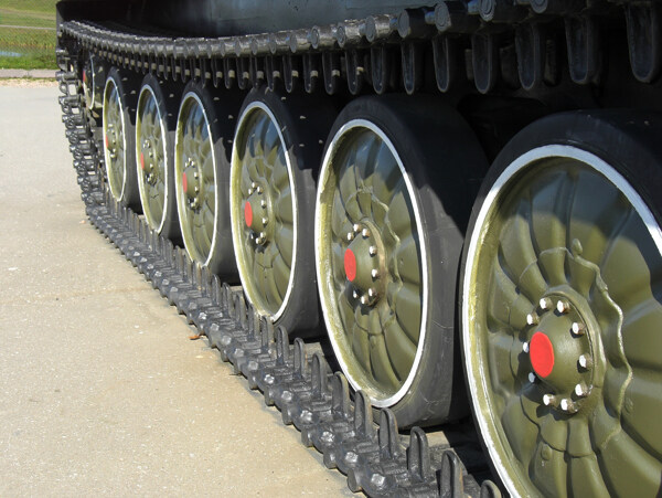 坦克车轮图片