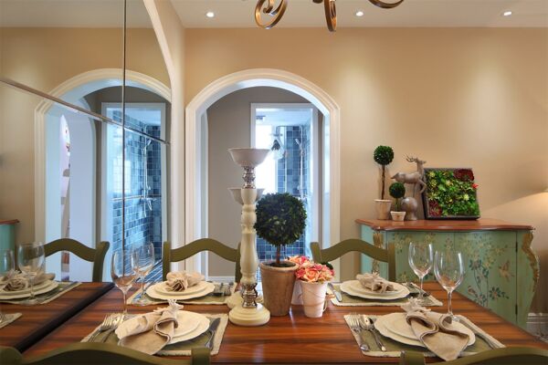 地中海风格餐厅餐桌装修实景图