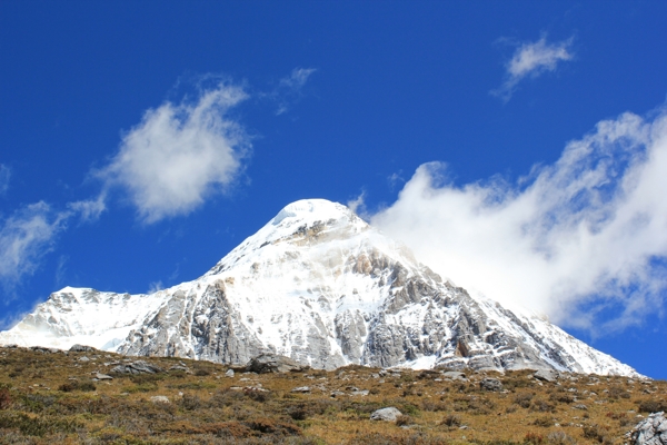 高原雪山图片