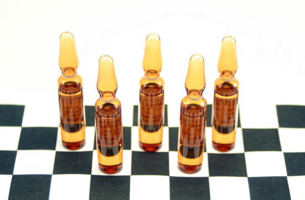 止痛针剂对国际象棋的背景