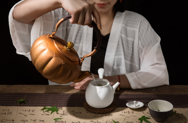 古典铜器茶道摄影茶壶