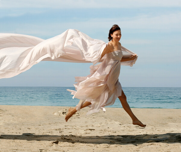 沙滩舞蹈女性图片