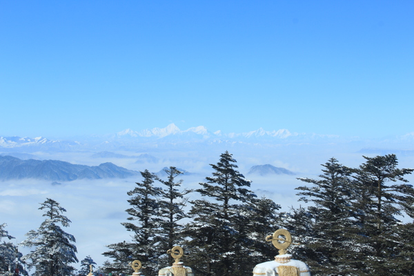 峨眉山雪景