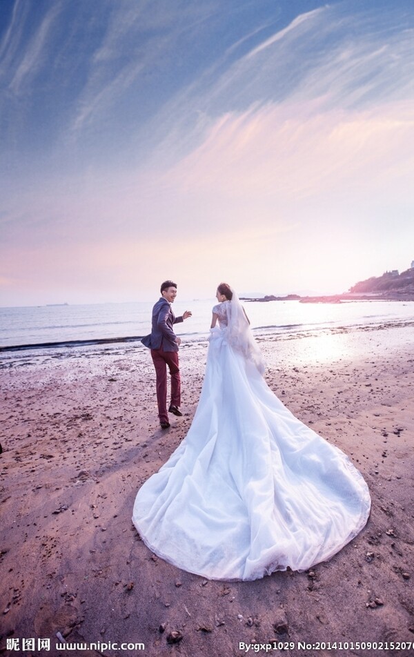 沙滩婚纱摄影图片