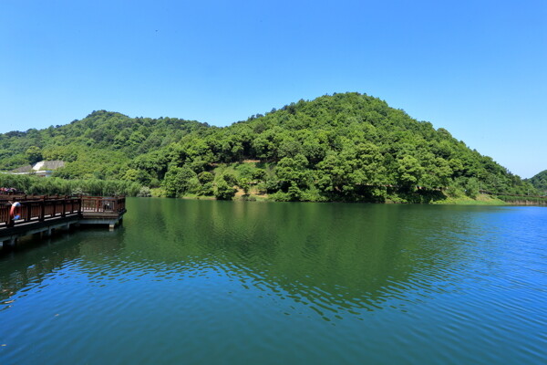 山清水秀