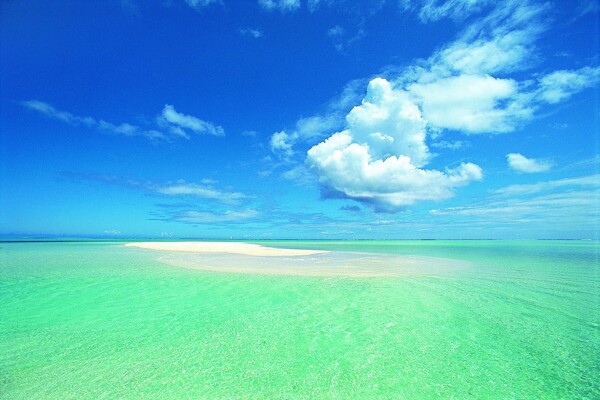 海岛蓝天绿水大海白云