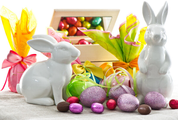 兔子与复活节彩蛋礼物图片