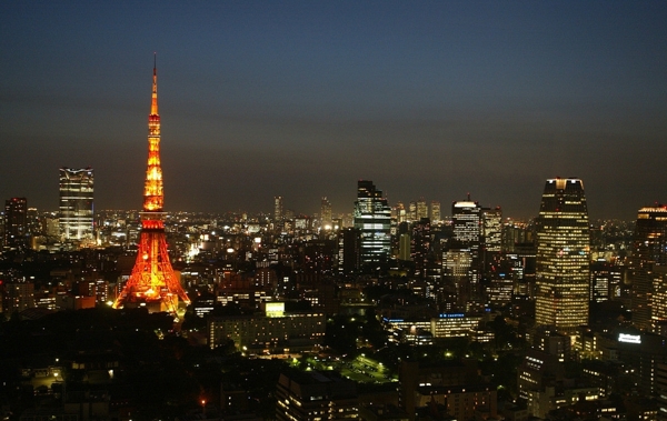 日本东京铁塔夜景图片