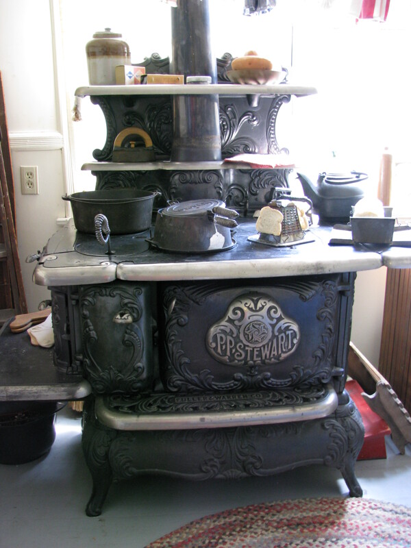 欧式古典火炉式厨房图片